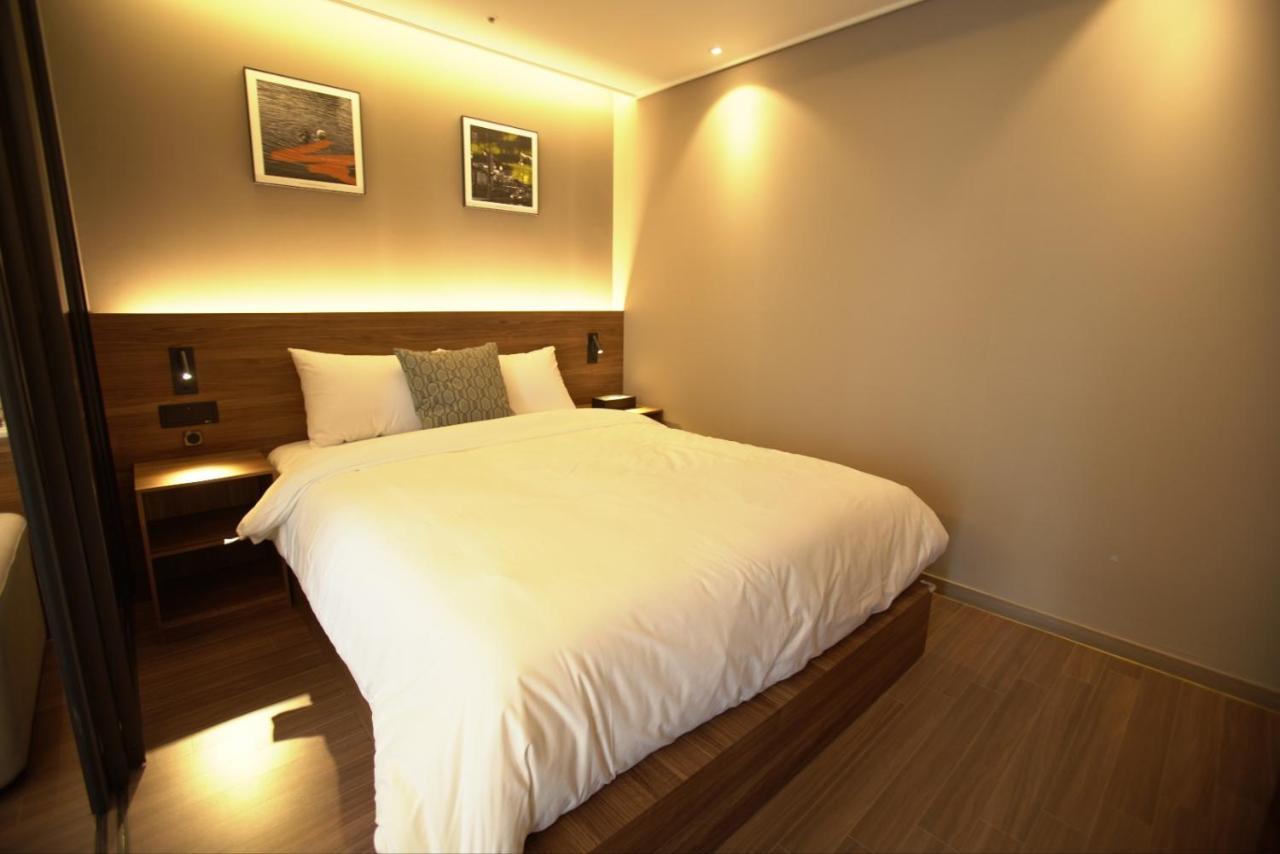 Sienna Ambassador Residence Busan Exterior foto